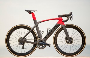 TK18_Madone_Disc_Lifestyle_48