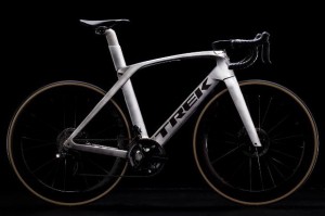 Tk18_Madone_ICON_P1BRUSHED_LIQUID_METAL