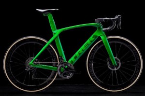 Tk18_Madone_ICON_P1CANDY_EMERALD_GREEN