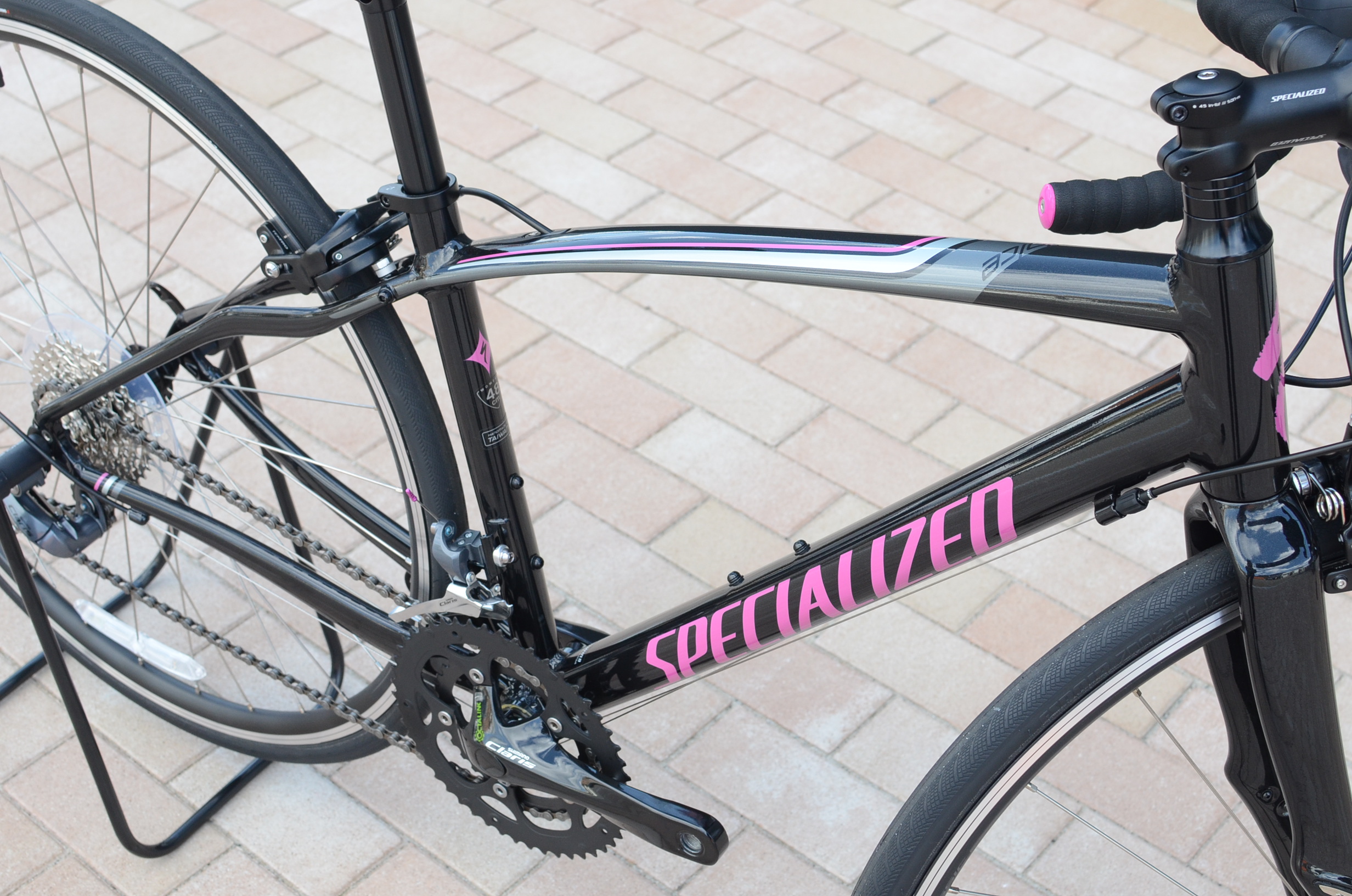 女性設計のアルミロードバイク|SPECIALIZED DOLCE(スペシャライズド