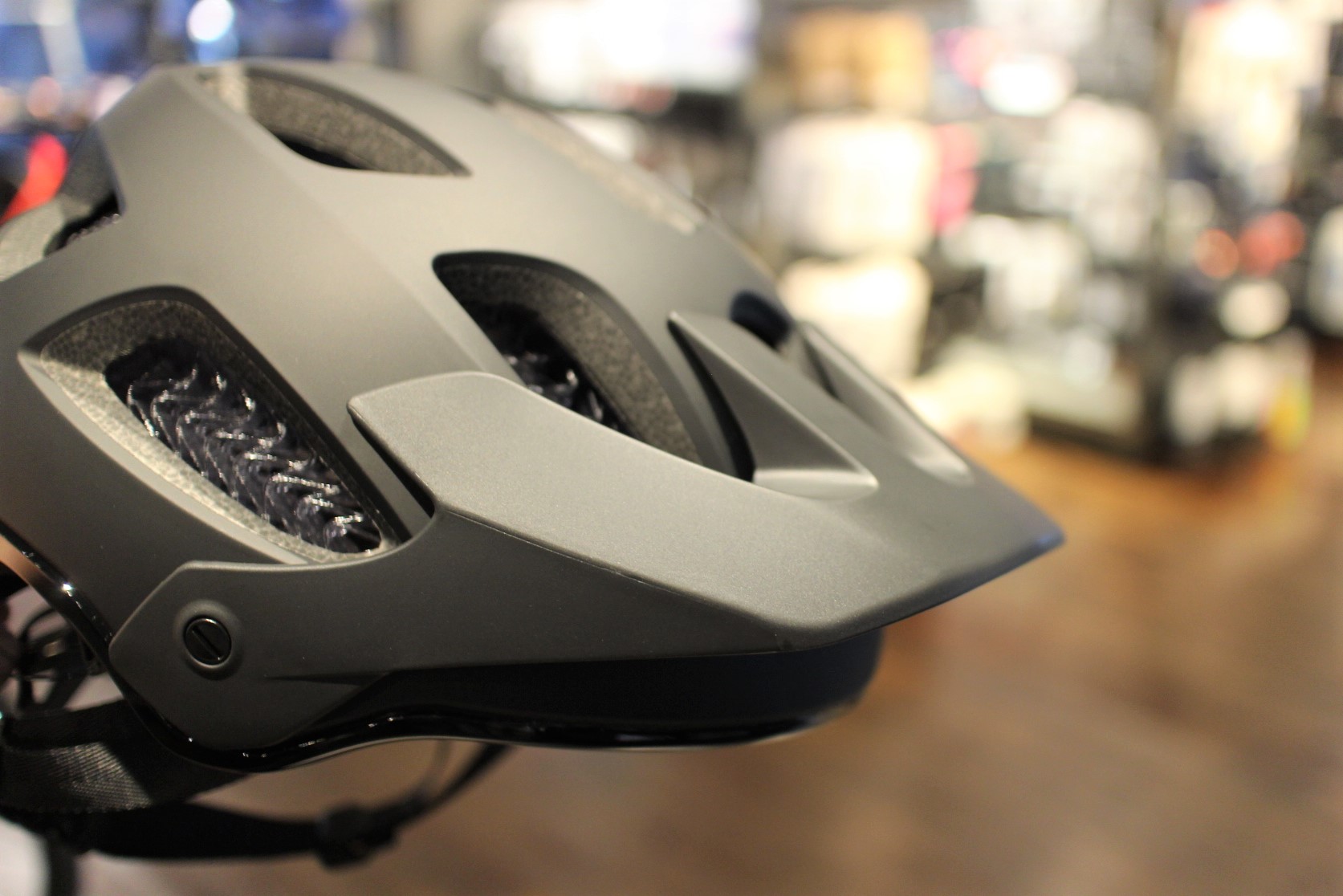 ボントレガーからマウンテンバイク用ヘルメット「Rally WaveCel」が新